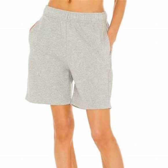 NWT Alo Yoga Accolade Sweat Short Size XS - Picture 2 of 10